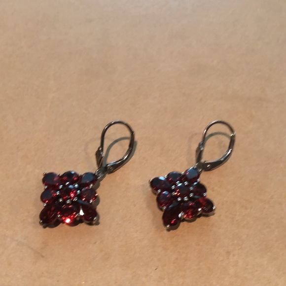 AUTHENTIC DEEP GARNET DANGLE - Picture 13 of 14